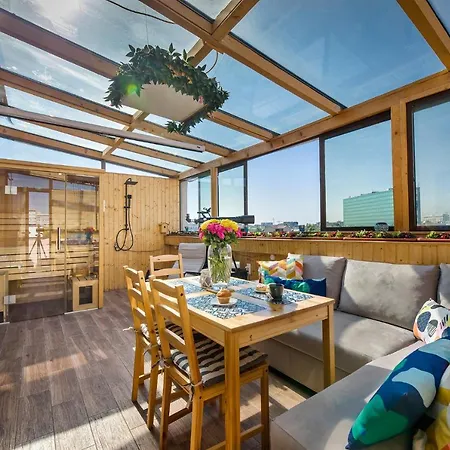 Penthouse With Sauna And Terrace * Bukarest