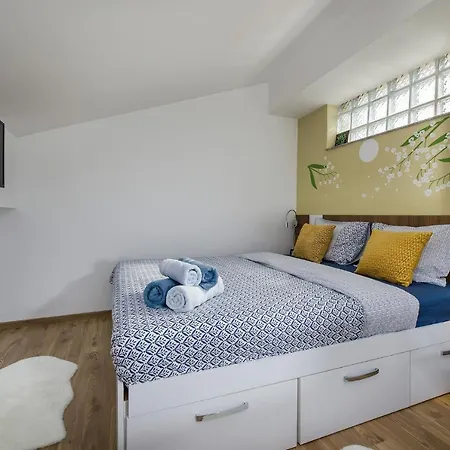 Penthouse With Sauna And Terrace * Bucharest